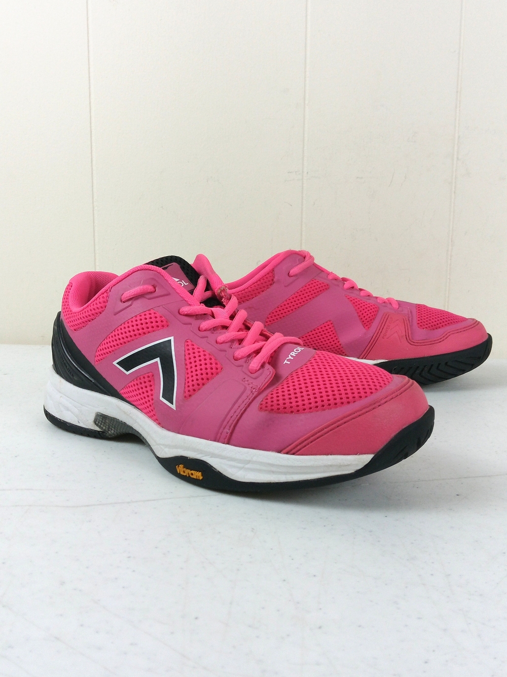 Tyrol Womens Striker Pro V Pickleball Shoes Size 9.5 Pink Vibram Court Sneakers